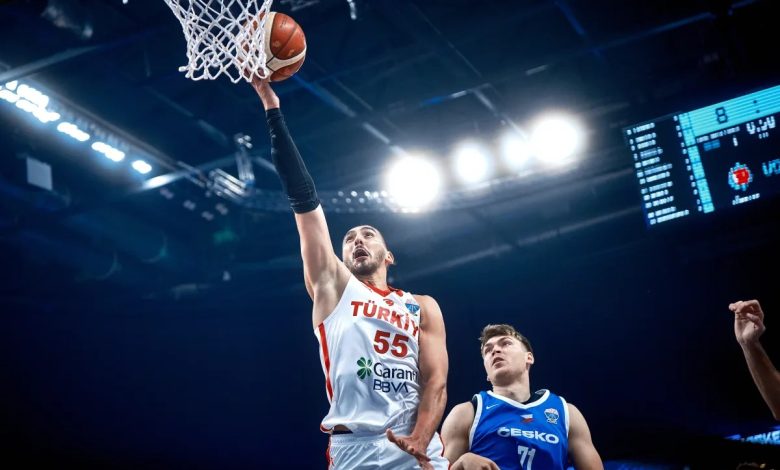 Nationalturk.com yazarı Ufuk Akyüz, 12 Dev Adam'ın Eurobasket'te Çekya galibiyetini kaleme aldı