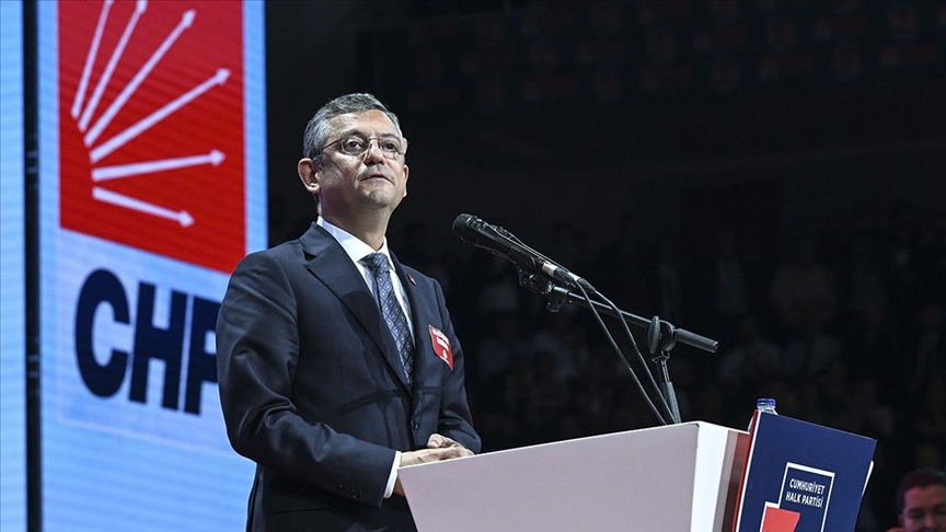 CHP lideri Özgür Özel hakkında soruşturma 1 Özgür Özel, İstanbul Cumhuriyet Başsavcısı Akın Gürlek hakkında kullandığı ifadeler nedeniyle yargı süreciyle karşı karşıya.