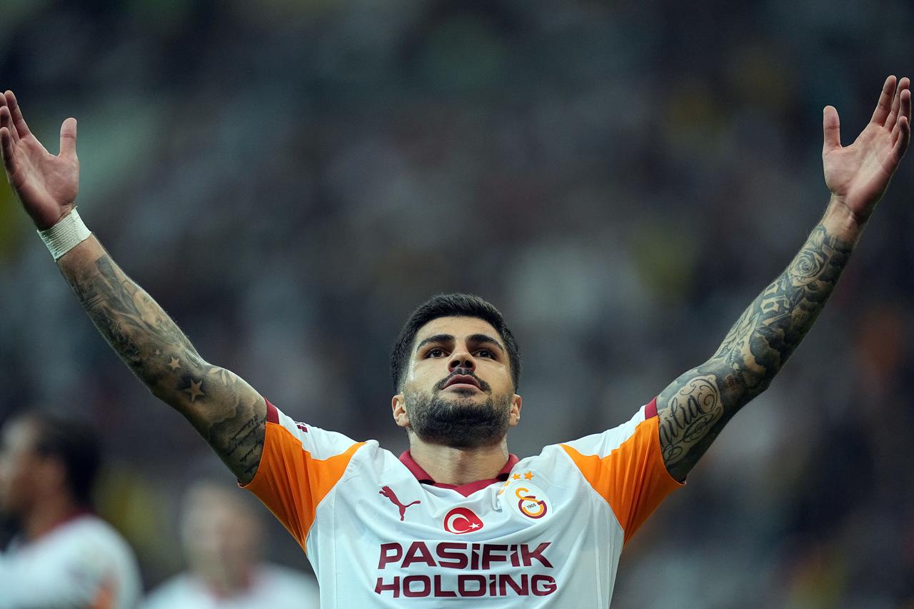 Galatasaray eze eze gidiyor 1 Galatasaray, Süper Lig'de Kayserispor deplasmanında 4-0 kazanarak üçüncü maçından da galibiyetle ayrıldı