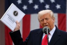ABD başkanı Donald Trump’ın, ulusal acil durum ilan ederek Kongre’yi baypas edip tüm dünyaya ağır ithalat vergileri uygulama girişimi federal temyiz mahkemesinden döndü.