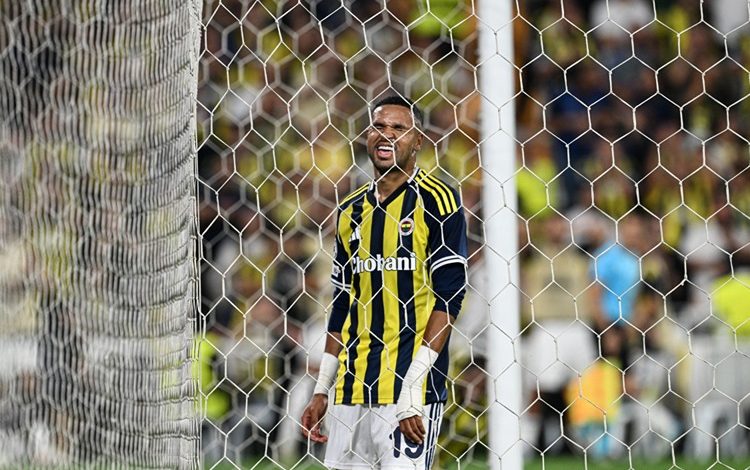 UEFA Şampiyonlar Ligi play-off turu ilk maçında Fenerbahçe, Kadıköy’de Benfica ile 0-0 berabere kaldı.