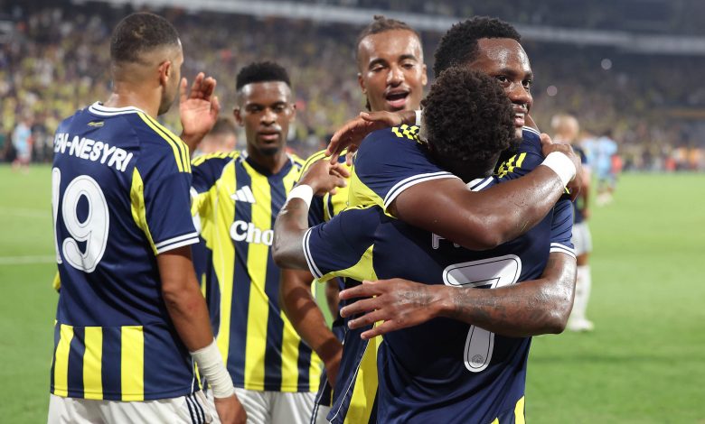 UEFA Şampiyonlar Ligi 3. eleme turu rövanşında Kadıköy’de Hollanda ekibi Feyenoord’u 5-2 mağlup eden Fenerbahçe, adını play-off turuna yazdırdı.