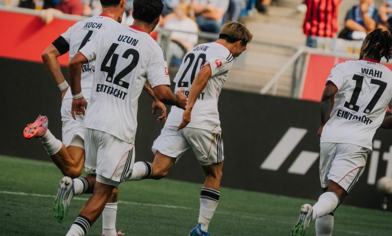 Galatasaray'ın Şampiyonlar Ligi'nde 18 Eylül'deki ilk rakibi Eintracht Frankfurt, Almanya Ligi'ne ikide iki yaparak başladı
