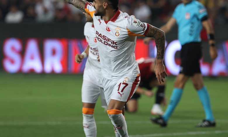 Süper Lig'de son 3 sezonun şampiyonu Galatasaray, ilk hafta mücadelesinde Gaziantep FK deplasmanında rahat kazandı