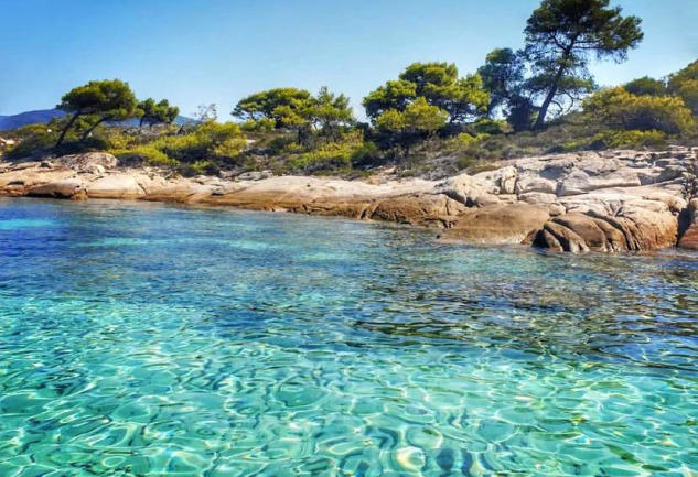Halkidiki’de Paliouri Villaları’yla adeta cennette yaşayın 1 Yunanistan’ın Halkidiki’de bulunan Paliouri villaları ve Golden Visa avantajıyla yatırımcıların yeni gözdesi oldu.