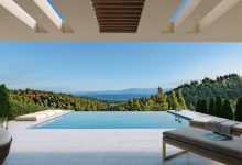 Yunanistan’ın en gözde bölgelerinden Halkidiki’de yükselen lüks villa projesi, Akdeniz’in eşsiz manzarasında prestijli bir yaşam vaat ediyor.