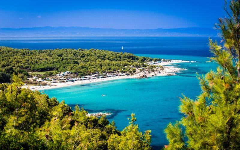 Yunanistan’ın kuzeyinde turizm ve gayrimenkul yatırımı açısından öne çıkan Halkidiki, lüks yaşam ile yüksek kazanç potansiyelini bir arada sunuyor.