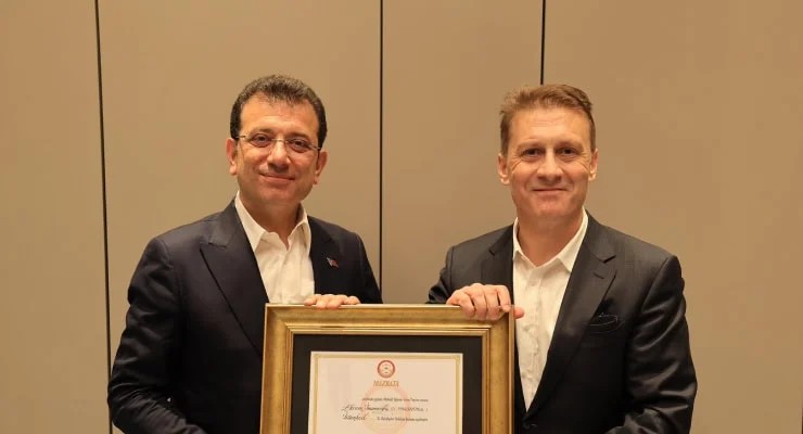 İBB’de “Sistem” itirafı: 890 milyon lira buharlaştırıldı 1 İBB başkanı Ekrem İmamoğlu’nun kasası olduğu öne sürülen itirafçı Ertan Yıldız, yolsuzluk ağını tek tek anlattı.