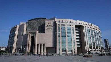 İBB’nin reklam ihalelerine ilişkin yürütülen soruşturma kapsamında gözaltına alınan 13 kişiden 6’sı tutuklandı, 7 kişi adli kontrol şartıyla serbest bırakıldı.