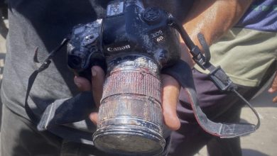 İsrail'in Nasser Hastanesi’ne düzenlenen iki ayrı saldırıda aralarında gazeteciler ve sağlık çalışanlarının da bulunduğu en az 20 kişi yaşamını yitirdi.