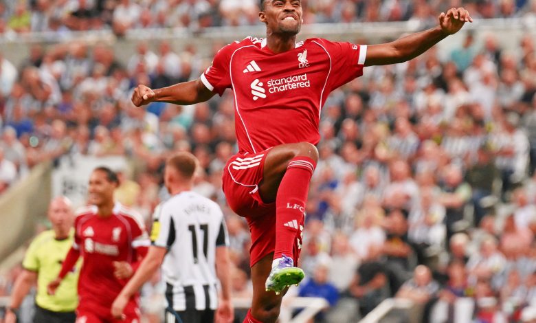 Liverpool, 90+10'da güldü 15 İngiltere Premier Lig'de son şampiyon Liverpool, 2-0 öne geçtiği Newcastle United deplasmanında 3-2'lik galibiyete 90+10'da ulaştı