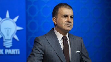 Ömer Çelik, CHP Genel Başkanı Özgür Özel’in Cumhurbaşkanı Erdoğan, AK Parti ve Cumhur İttifakı’na yönelik sözlerini “hezeyan” olarak niteledi.
