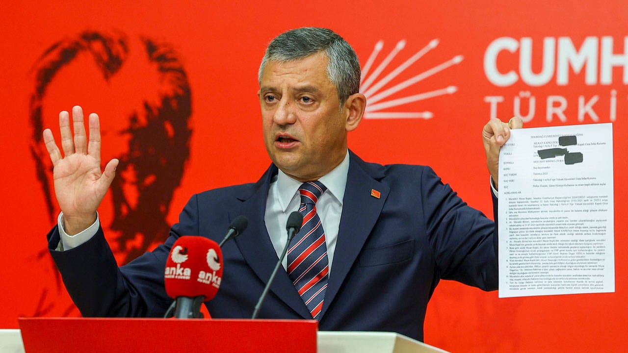 CHP Genel Başkanı Özgür Özel, İBB’ye yönelik soruşturmaları eleştirerek yargıda çeteleşme iddiasında bulundu