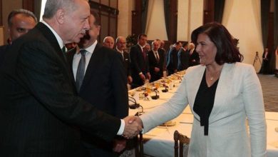 Özlem Çerçioğlu'nun 2009'dan bu yana Aydın Büyükşehir Belediye Başkanı olduğu, iki dönem de milletvekilliğini yaptığı CHP'den istifa ederek AKP'ye geçeceği öne sürülüyor