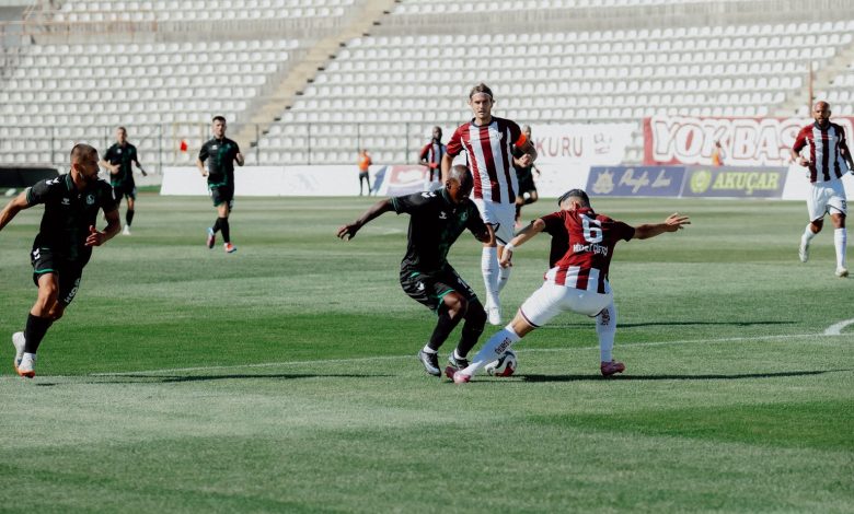 TFF 1. Lig'de Sakaryaspor, 57'de kaptanı Caner Erkin'in kırmızı kart gördüğü Bandırmaspor deplasmanında 1-1 berabere kaldı