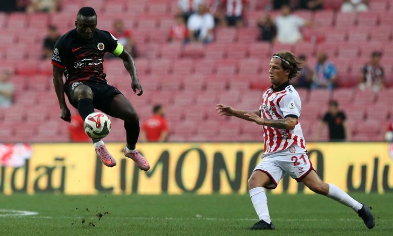 Samsunspor, geçen sezonu üçüncü bitirdiği Süper Lig'de 2025-26'nın ilk hafta mücadelesinde Gençlerbirliği'ni 2-1 yendi