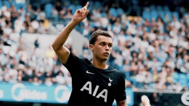 İngiltere Premier Lig'de Manchester City, kendi sahasında Tottenham'a 2-0 yenilerek büyük şok yaşadı