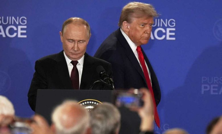 Trump’tan Alaska zirvesi iddialarına tepki 18 ABD Başkanı Donald Trump, Rusya lideri Vladimir Putin ile Alaska’da yaptığı görüşmede “büyük yenilgi aldığı” iddialarına sert çıktı.