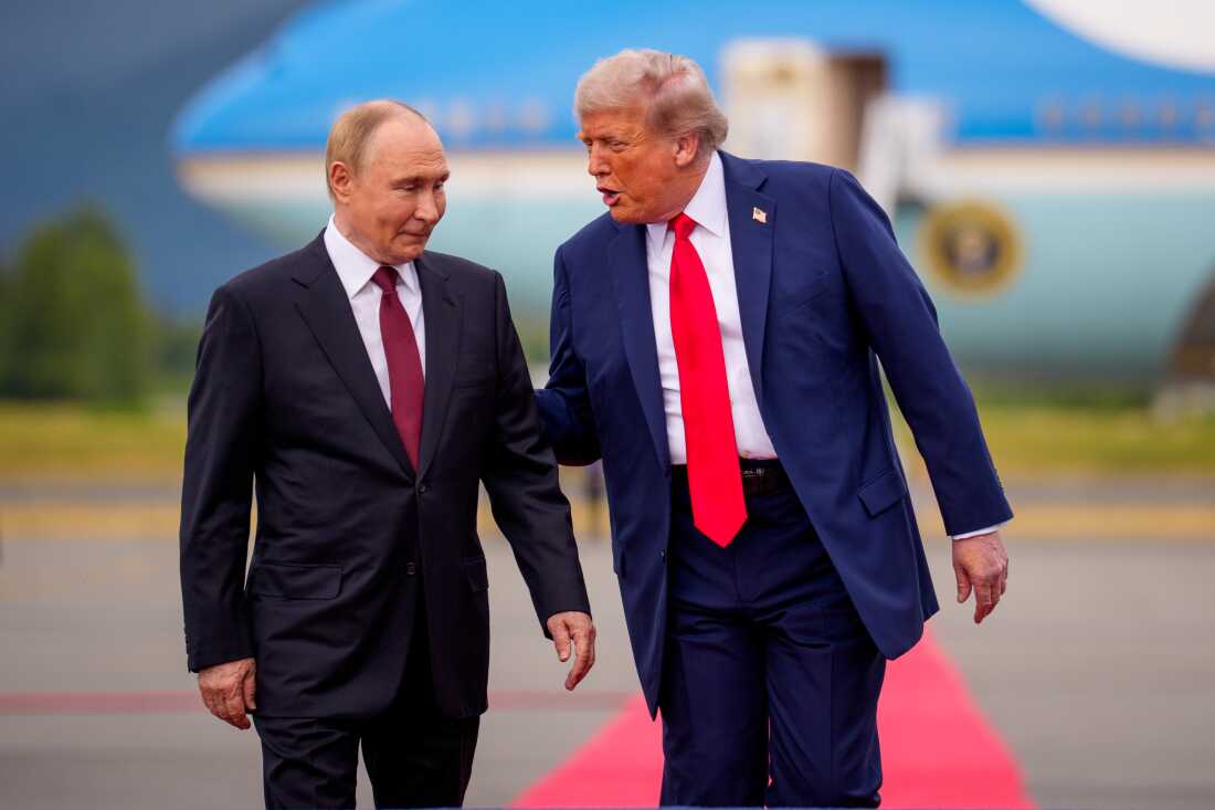 Donald Trump, Beyaz Saray’da Volodimir Zelenski ve Avrupalı liderlerle yaptığı görüşmenin ardından dikkat çeken açıklamalarda bulundu.