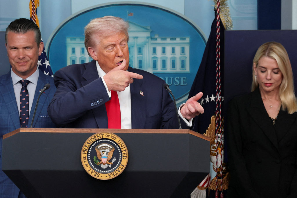 Trump’tan sürpriz atamalar 1 ABD Başkanı Donald Trump'ın ikinci döneminde, ilk dönemine kıyasla daha az görevden alma yaşanıyor.