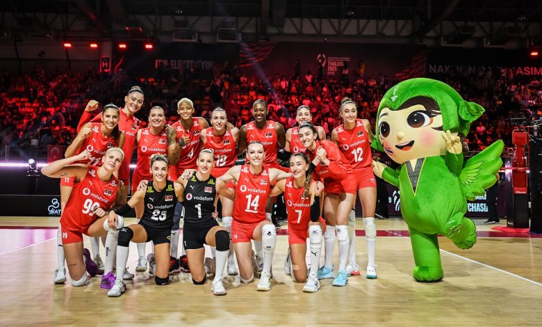 Filenin Sultanları'ndan 3'te 3 9 Filenin Sultanları, Kadınlar Dünya Voleybol Şampiyonası'nda üçüncü maçını da kazanarak son 16 turunda Slovenya ile eşleşti