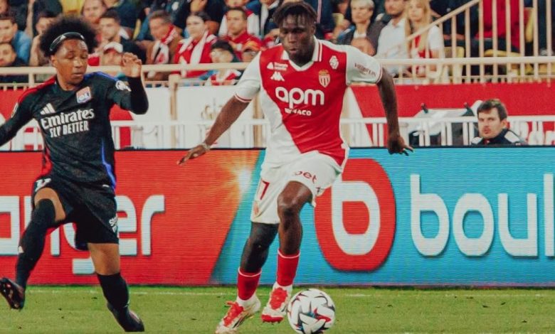 Wilfried Singo, Galatasaray'da 8 Galatasaray, Monaco'nun 24 yaşındaki sağ stoperi Wilfried Singo'yu 30+5 milyon Euro'ya transfer etti