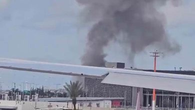 Yemen Ensarullah hareketi, İsrail’in başkenti Tel Aviv’de bulunan Ben Gurion Havalimanı’nı hipersonik balistik füze ile vurduklarını duyurdu.