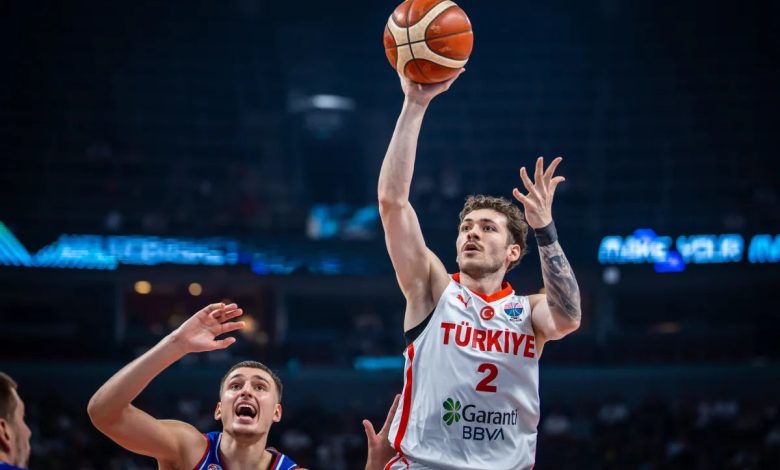 12 Dev Adam, Sırbistan ile çarpıştı ve kazandı 12 12 Dev Adam, Avrupa Basketbol Şampiyonası A Grubu'nda Sırbistan karşısında adeta final maçına çıktı