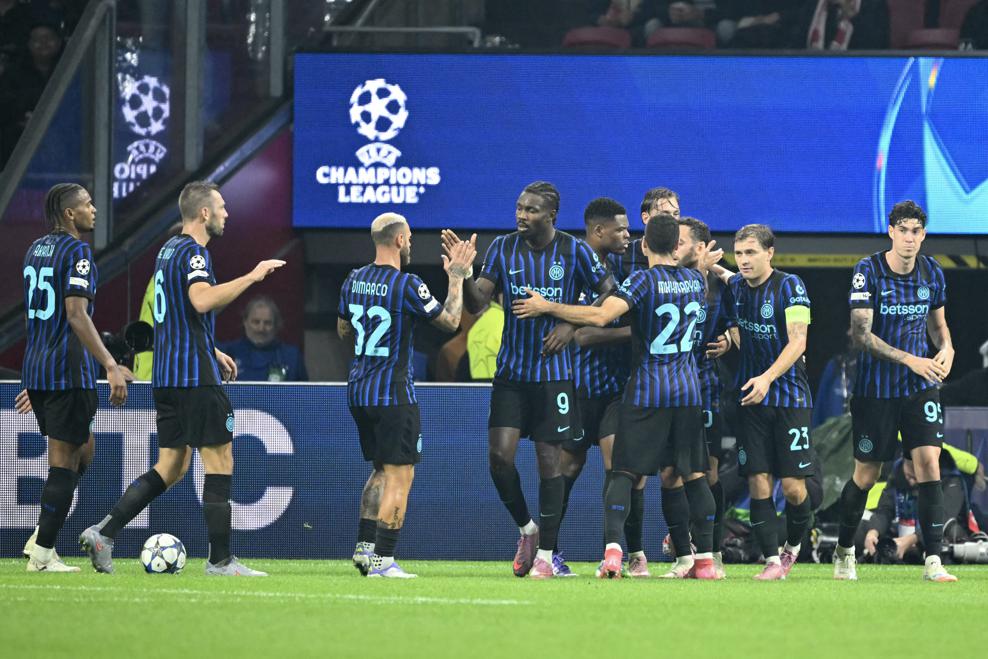 Hakan Çalhanoğlu'ndan iki asist 1 Şampiyonlar Ligi'nde geçen yılın finalisti Inter, Ajax'ı 2-0 yenerken milli futbolcumuz Hakan Çalhanoğlu iki asist yaptı