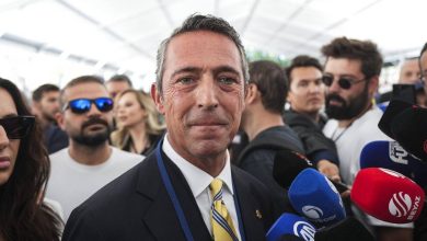 Ali Koç: 360 milyon lira iddiası tamamen asılsızdır 3 Fenerbahçe’nin eski başkanı Ali Koç, kulübe verdiği borcun bir kısmını geri aldığı yönündeki iddiaları kesin bir dille yalanladı.