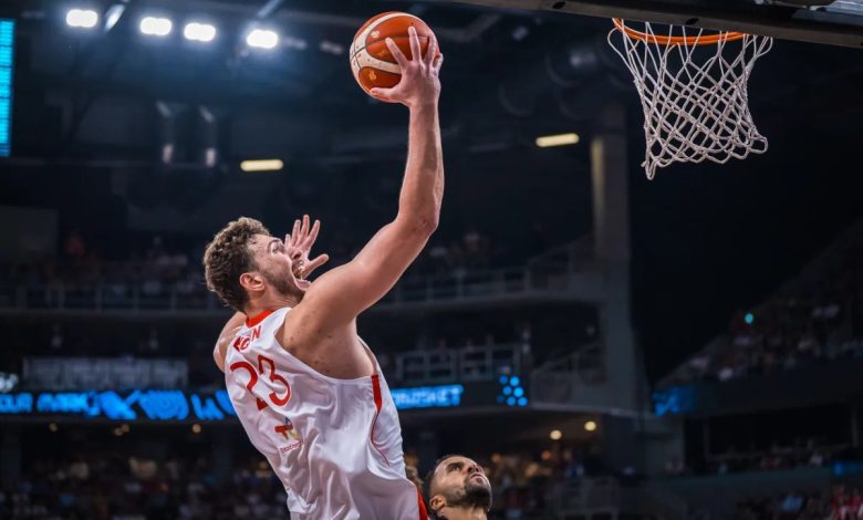 12 Dev Adam kıl payı kaçırdı 14 Avrupa Basketbol Şampiyonası finalinde Almanya'ya son anda kaybeden 12 Dev Adam, tarihinin ikinci ikinciliğini elde etti