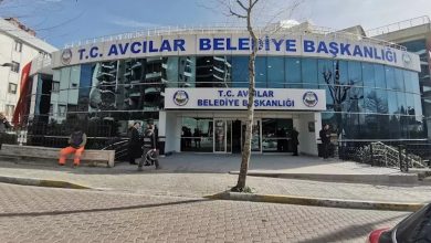 Avcılar ve Beşiktaş belediyelerinde operasyon 12 İstanbul Cumhuriyet Başsavcılığı’nın İBB’ye yönelik yürüttüğü soruşturma kapsamında Avcılar ve Beşiktaş belediyelerine operasyon düzenlendi.