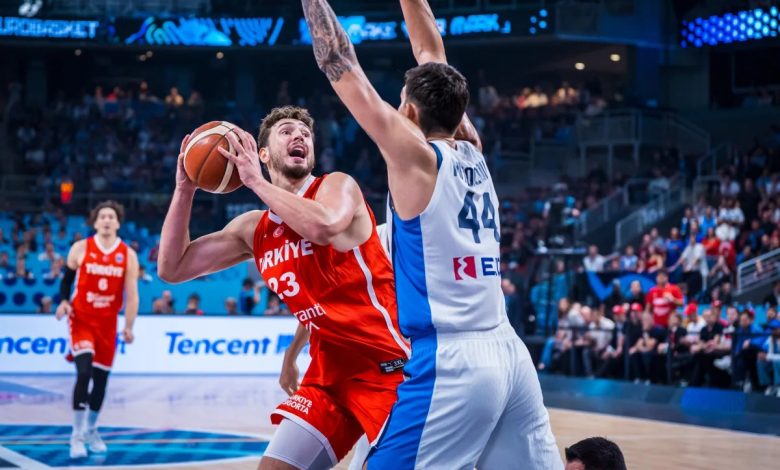 12 Dev Adam eze eze finalde 19 12 Dev Adam, 2025 Avrupa Basketbol Şampiyonası yarı finalinde Yunanistan'ı yenerek 24 yıl sonra finale çıktı