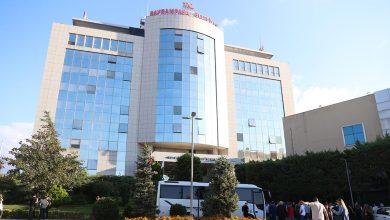 Bayrampaşa Belediyesine yolsuzluk operasyonu 9 Bayrampaşa Belediyesi’ne yönelik yolsuzluk soruşturmasında gözaltına alınan 48 kişi, emniyetteki işlemlerinin ardından İstanbul Adliyesi’ne sevk edildi.