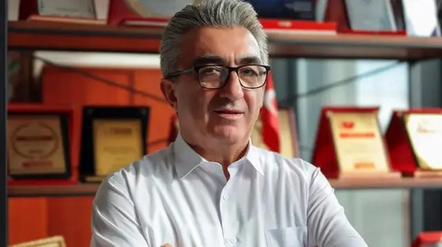 Bayrampaşa Belediye Başkanı Hasan Mutlu tutuklandı 1 Bayrampaşa Belediyesine yönelik yolsuzluk soruşturmasında aralarında Belediye Başkanı Hasan Mutlu’nun da bulunduğu 20 kişi tutuklandı.