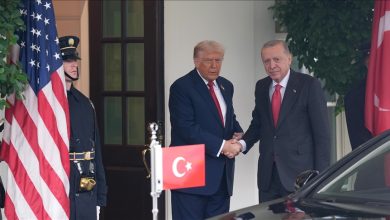 Beyaz Saray’da tarihi görüşme! Erdoğan ve Trump’tan kritik mesajlar 8 Cumhurbaşkanı Recep Tayyip Erdoğan, Beyaz Saray’da ABD Başkanı Donald Trump ile görüştü.
