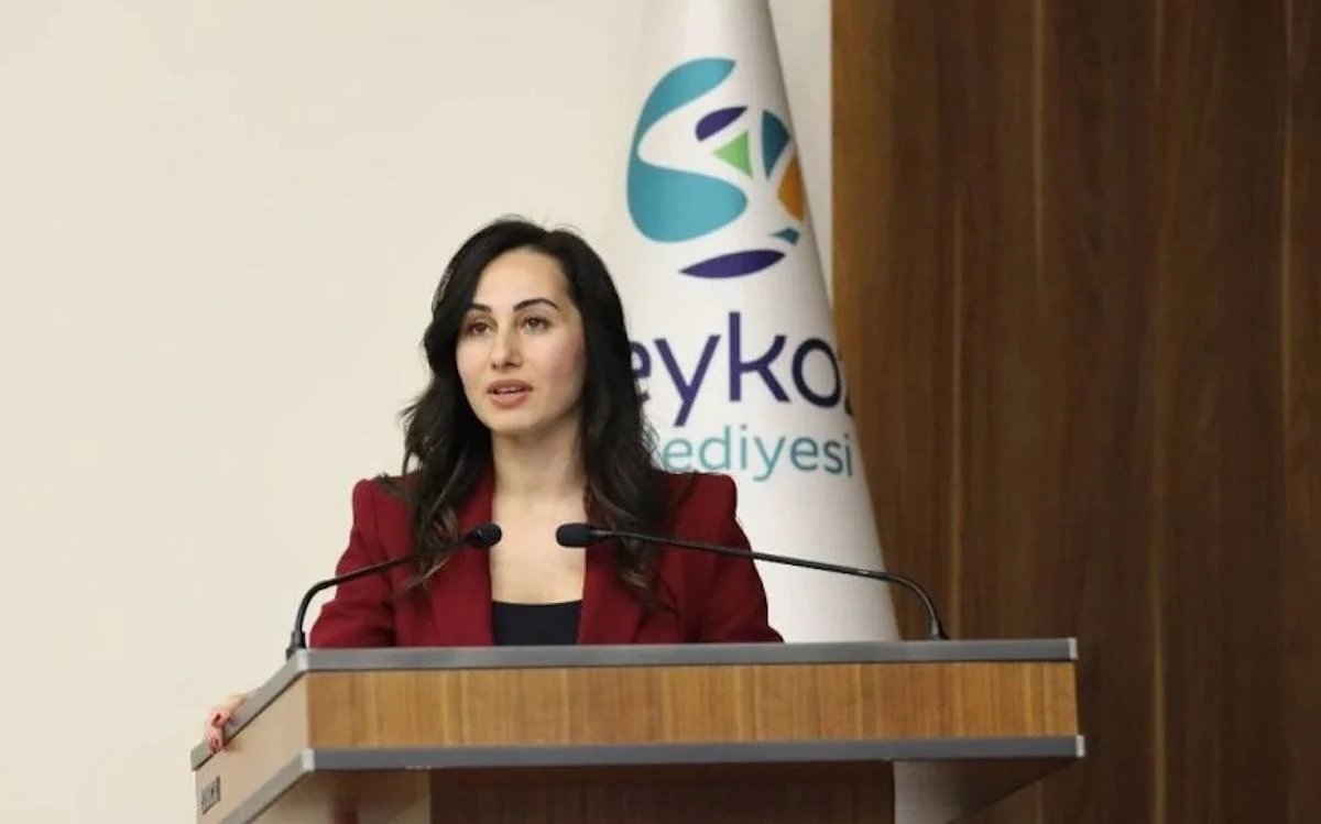 Beykoz Belediye Başkan Vekili Özlem Vural Gürzel CHP’den istifa etti 1 Beykoz Belediye Başkan Vekili Özlem Vural Gürzel, sosyal medya hesabından yaptığı açıklamayla CHP’den istifa ettiğini duyurdu.
