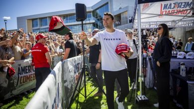 ABD’de muhafazakâr yorumcu ve siyasi aktivist Charlie Kirk, Utah Valley Üniversitesi’nde konuşma yaptığı sırada silahlı saldırıya uğrayarak hayatını kaybetti.