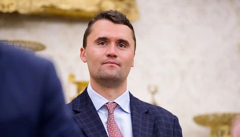 FBI, aktivist Charlie Kirk’ün suikastıyla ilgili soruşturmada 25 yaşındaki trans erkek Skye Valadez’i kilit şüpheli olarak tanımladı.