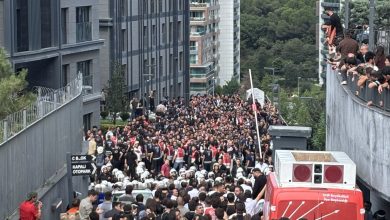 CHP Genel Merkezi, kayyım olarak atanan Gürsel Tekin’in polis eşliğinde girdiği, İstanbul İl Başkanlığı binasını kapattı