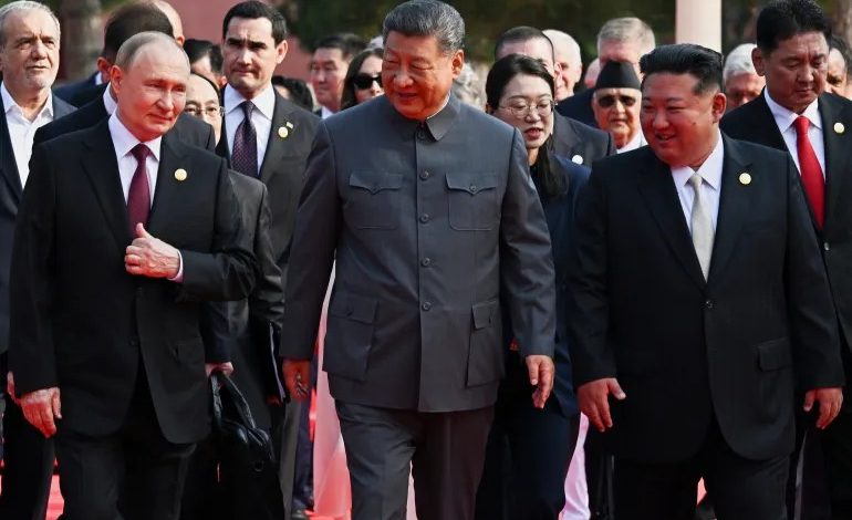 Çin, Rusya, Kuzey Kore ve Hindistan liderlerinin Pekin’de bir araya gelmesi, uluslararası kamuoyunda büyük yankı uyandırdı.