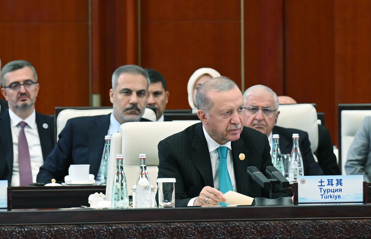 Cumhurbaşkanı Erdoğan: Gazze’deki vahşeti durduramamanın hiçbir izahı yok 1 Cumhurbaşkanı Erdoğan, Şanghay İşbirliği Teşkilatı Zirvesi’nde yaptığı konuşmada, Gazze konusunda önemli ifadeler kullandı.