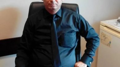 Cumhuriyet Savcısı Ercan Kayhan ile katili aynı karede 8 İstanbul Çekmeköy’deki bir restoranda 19 yaşındaki Mustafa Can Gül tarafından boğazından bıçaklanan Cumhuriyet Savcısı Ercan Kayhan hayatını kaybetti.