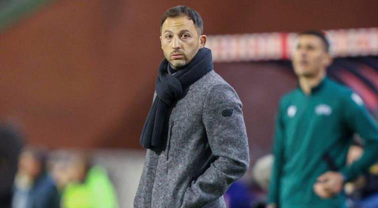 Fenerbahçe’nin Yeni Teknik Direktörü Domenico Tedesco Oldu! 1 Fenerbahçe’de teknik direktör belirsizliği sona erdi. Fenerbahçe, İtalyan çalıştırıcı Domenico Tedesco ile 2 yıllık anlaşmaya vardı.