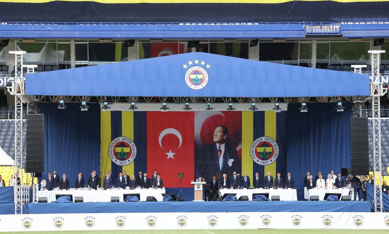 Fenerbahçe camiası, kulübün geleceğini şekillendirecek olağanüstü seçimli genel kurul için Chobani Stadı’nda buluştu.