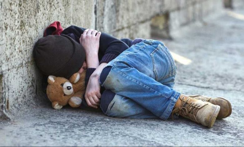 Fransa’da çocukların barınma krizine dair yeni veriler açıklandı. Fransa’da evsiz çocuk sayısı geçen yıla göre yüzde 6 artarak 2 bin 159’a ulaştı.