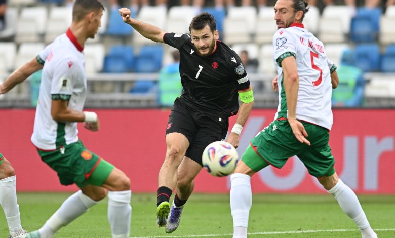 Gürcistan, Bulgaristan'ı dümdüz etti 14 A Milli Futbol Takımımızın, deplasmanda 3-2 mağlup ettiği Gürcistan, Dünya Kupası Elemeleri'nde Bulgaristan'ı 3-0'la geçti