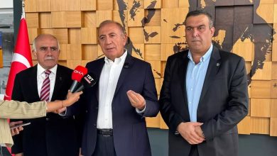 Gürsel Tekin: Asla hukuksuzluğu kabul etmeyiz, yargının kararı bizi bağlar 11 CHP’nin Olağanüstü İl Kongresi’nde tek aday olan Özgür Çelik, 389 oyla yeniden İstanbul İl Başkanı oldu.