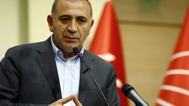 CHP, kayyum olarak İstanbul İl Başkanlığı'na atanan Gürsel Tekin ve eski milletvekili Barış Yarkadaş'ı partiden ihraç etti