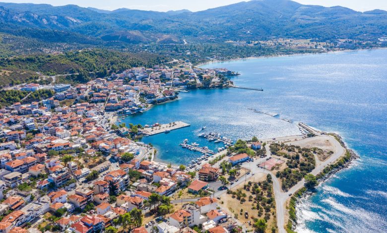 Yunanistan’ın kuzeyinde yer alan Halkidiki, hem doğal güzellikleri hem de artan yatırım fırsatlarıyla son yılların gözde bölgelerinden biri haline geldi.